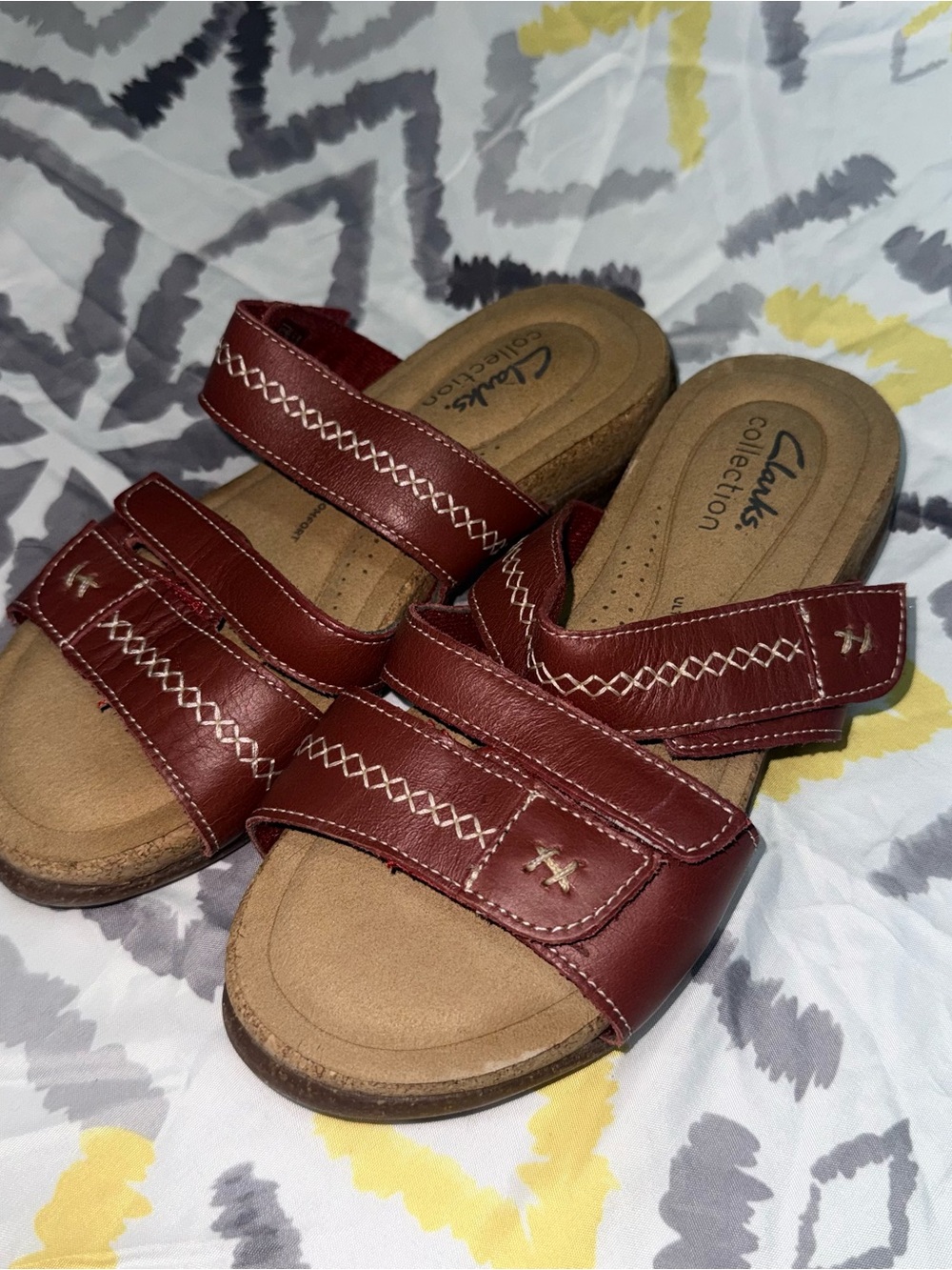 Clarks Women's Red Leather Slide Sandals with White Stitching - Picture 2 of 5